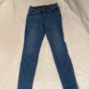 Jennifer Lopez skinny jeans size 6